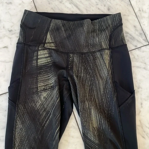 Lululemon Athletica Leggings - Sz 4 - Picture 2 of 5